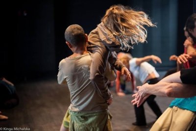 01. Danse le dimanche !